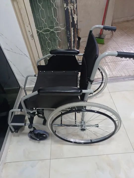 Cadeira de Rodas Manual - Nova - Foto 4