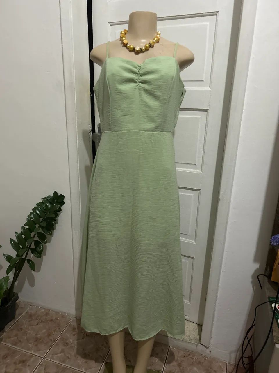 Vestido Midi verde água 