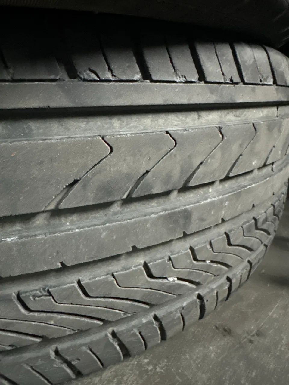 Jogo pneus 215/55r18