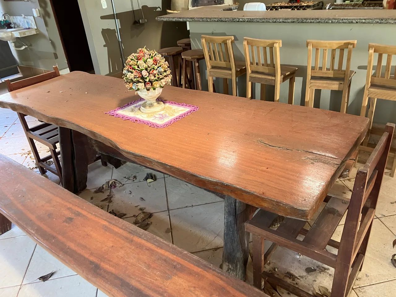 Mesa jantar rústica de madeira maciça (com bancos e cadeiras) - Foto 2