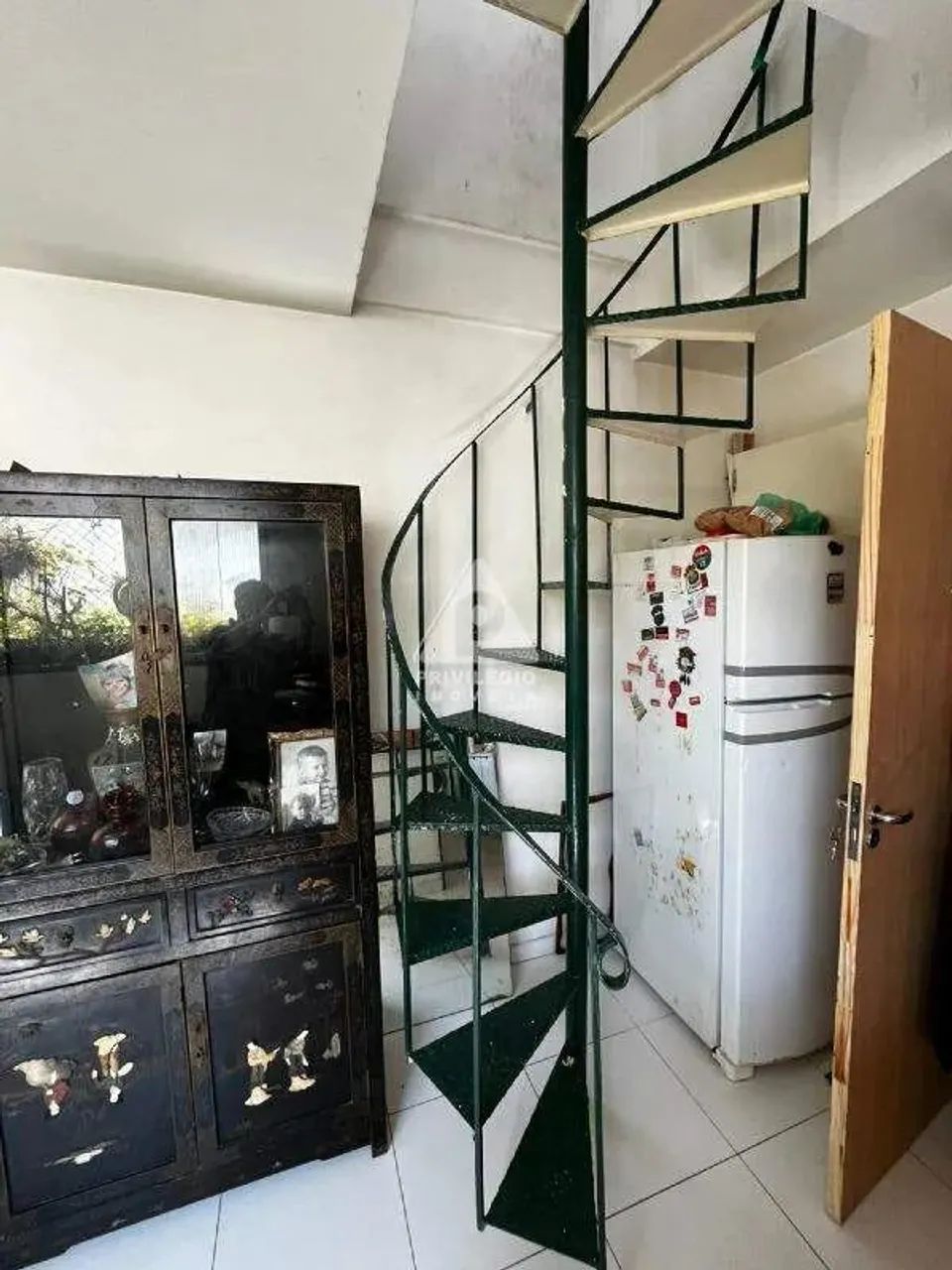 Apartamento Duplex de 3 Quartos no Leblon: Cozinha com Cooktop e Dependência Completa - Foto 4