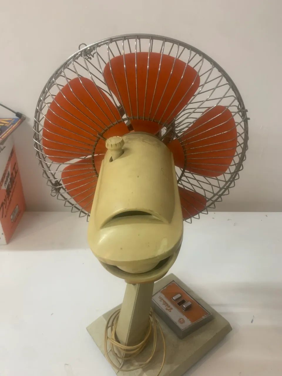 Ventilador antigo G&E laranja  - Foto 4