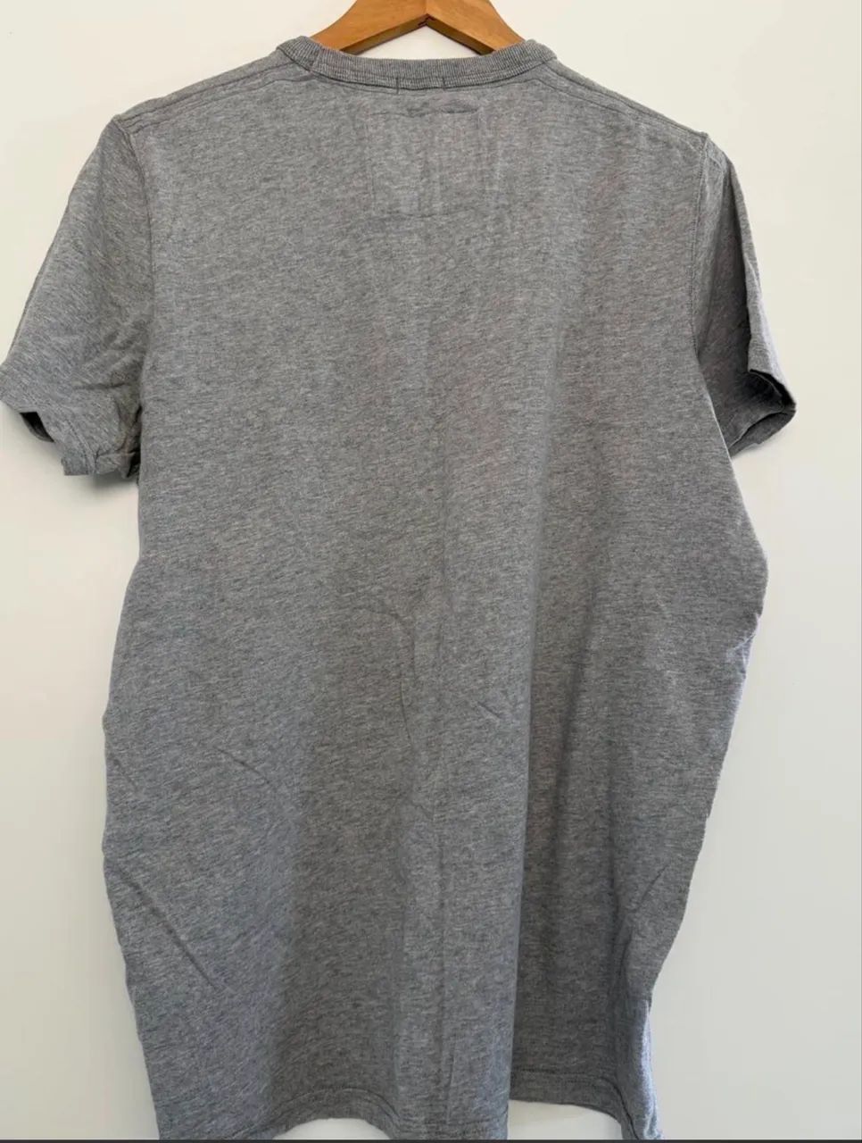 Camiseta Abercrombie & Fitch - Foto 2