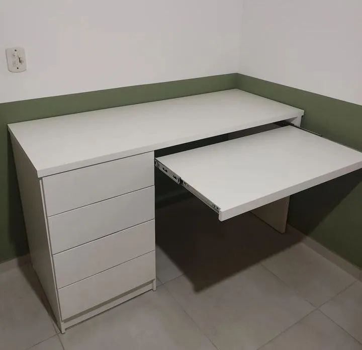 Escrivaninha L 1.20 M