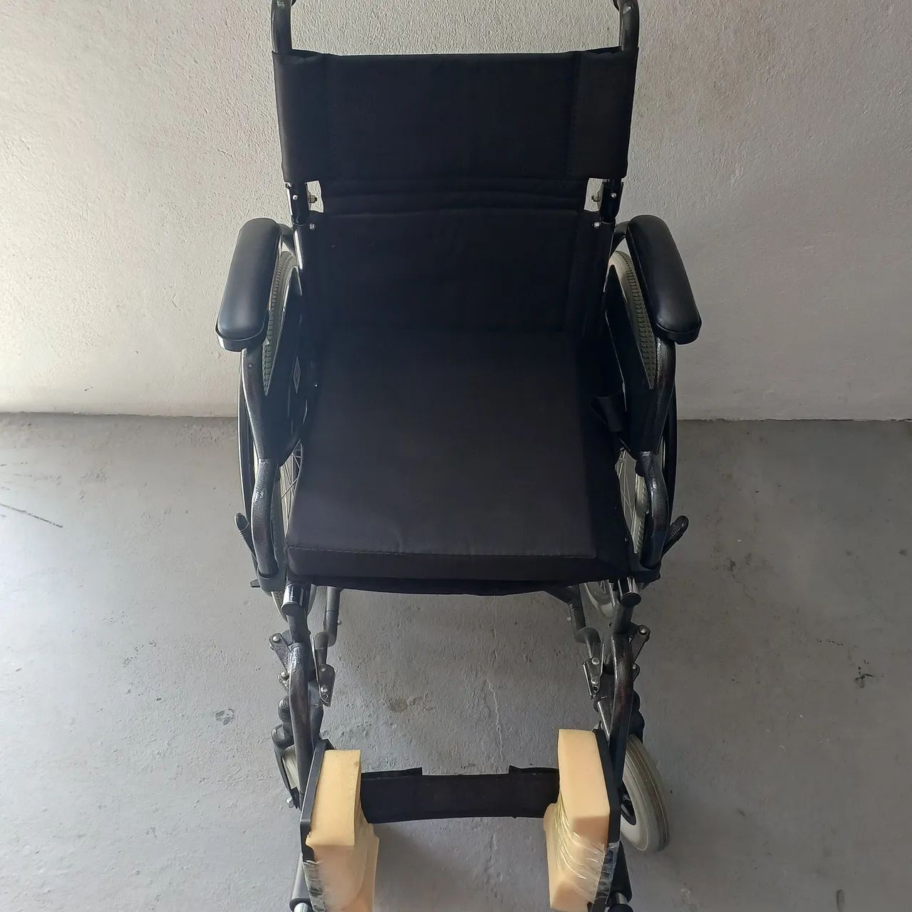 Cadeira de rodas dellamed