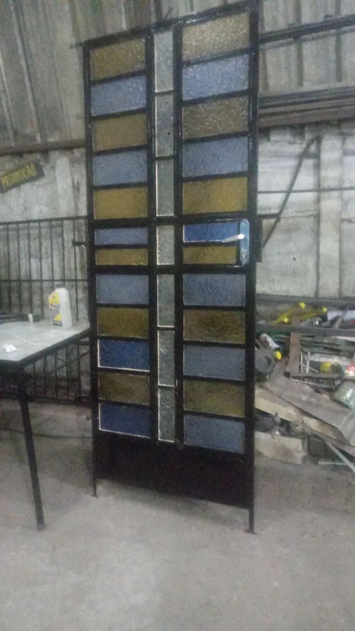 Porta nova com vidro forte  - Foto 2