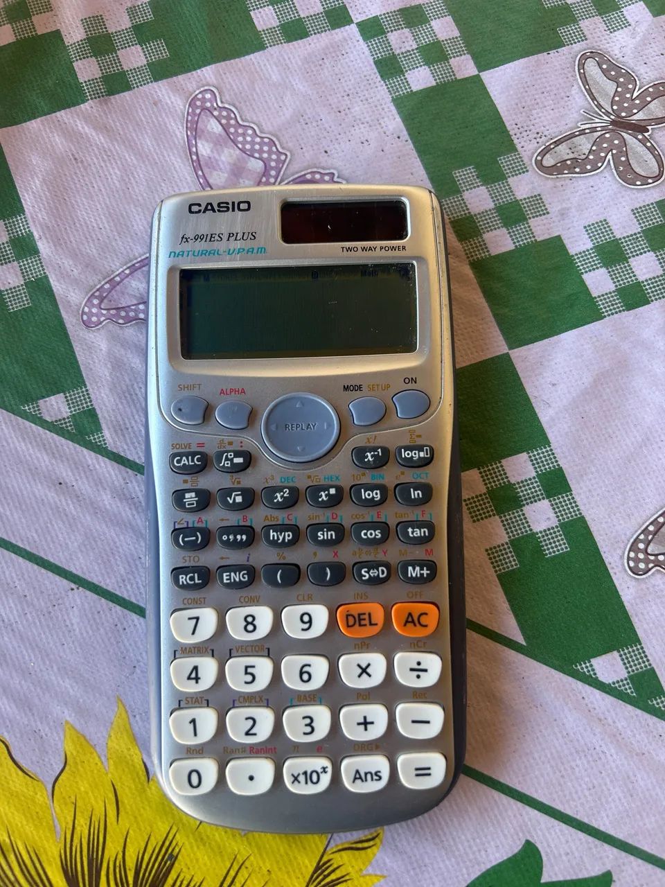 Calculadora Casio modelo fx-991ES PLUS