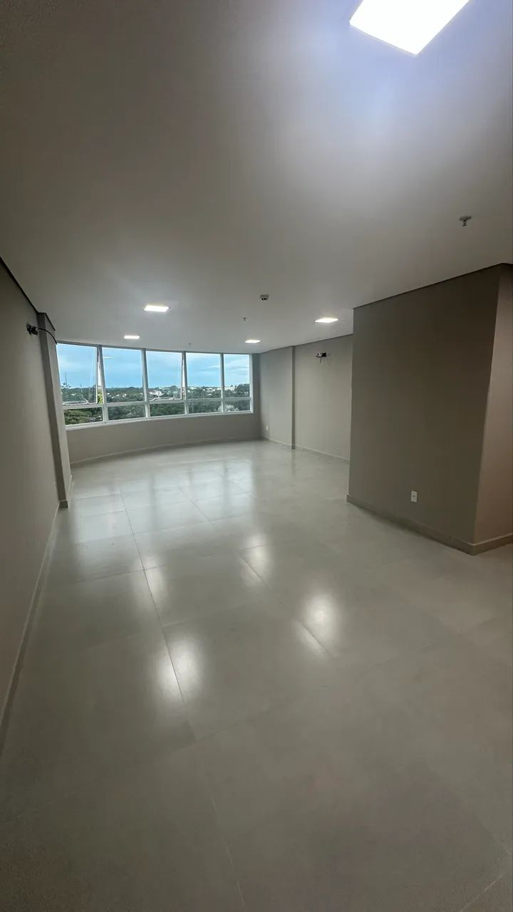 Vendo sala comercial no Via Tower