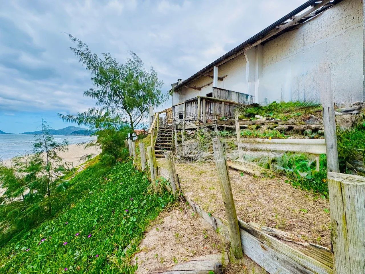 Casa frente mar com 512,22 m² de terreno no Campeche/Florianópolis. - Foto 4
