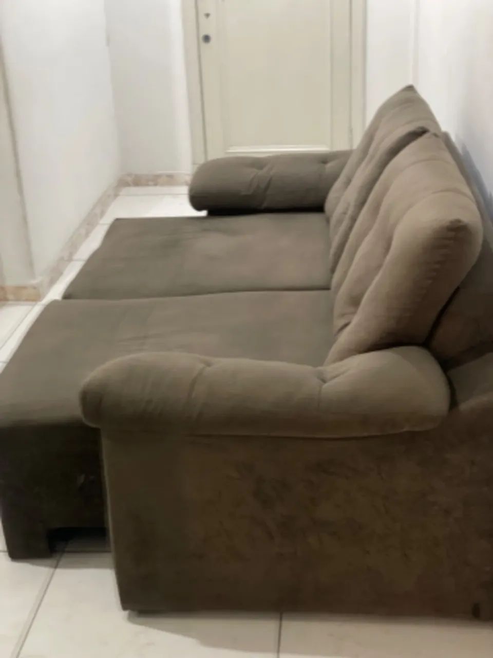Sofá retrátil 3 lugares marrom 