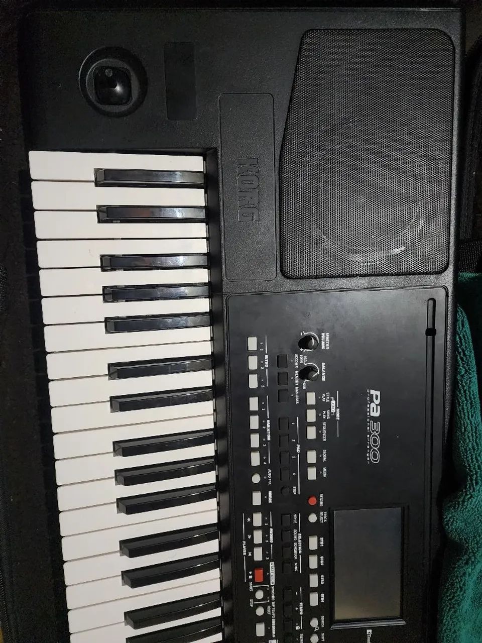 TECLADO KORG PA 300 - Foto 4
