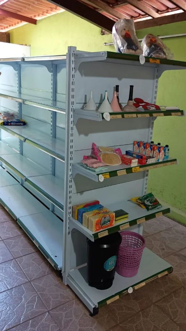 Gôndolas para seu comércio  estado de novo