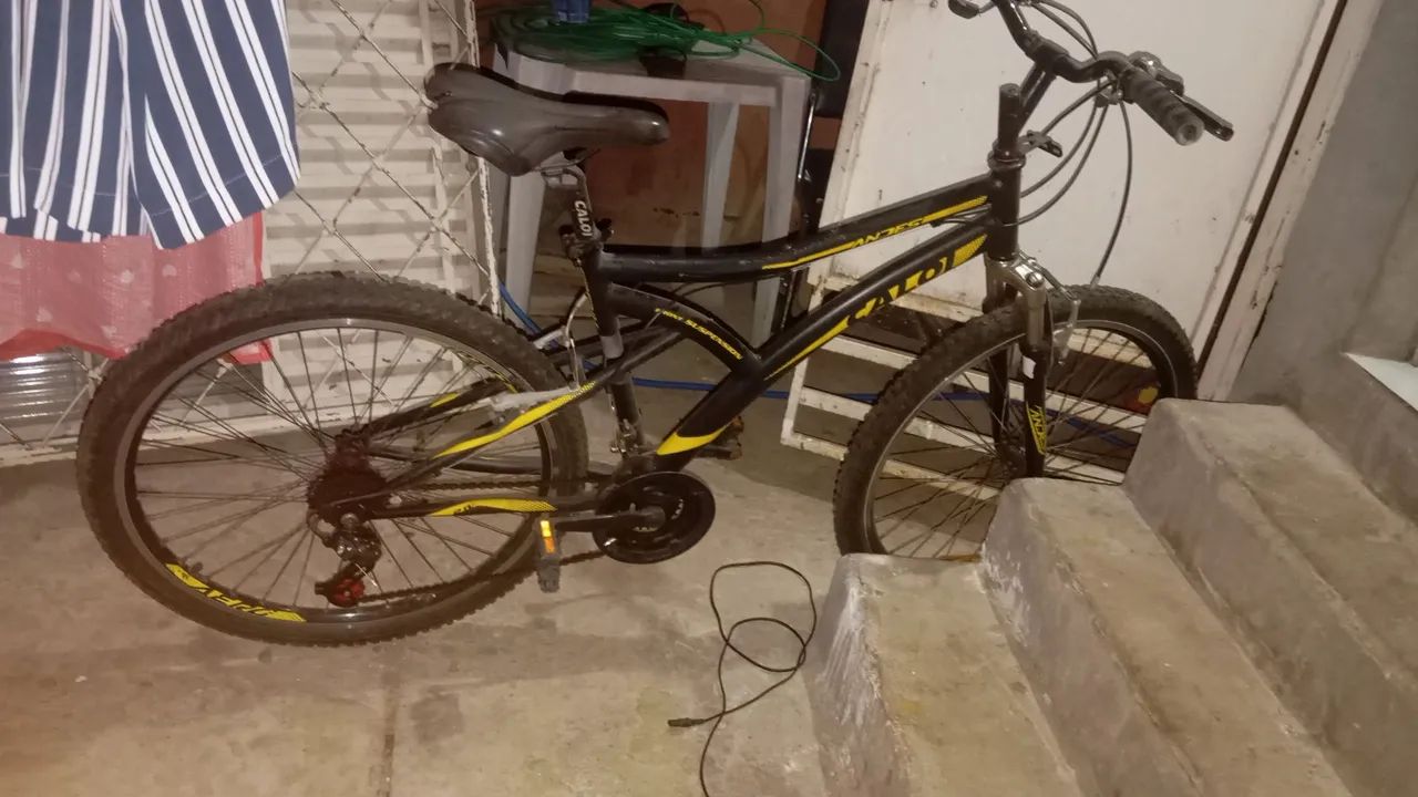 Bike completa pra quem quer passear e fazer percurso com tranquilidade 