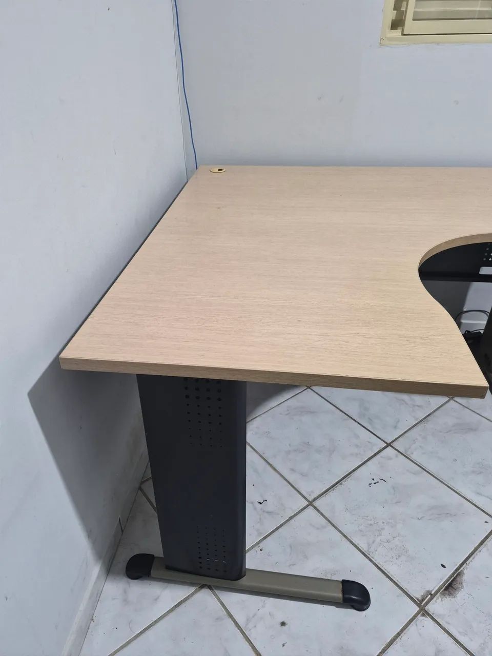 Mesa em L - Muito boa - Foto 3