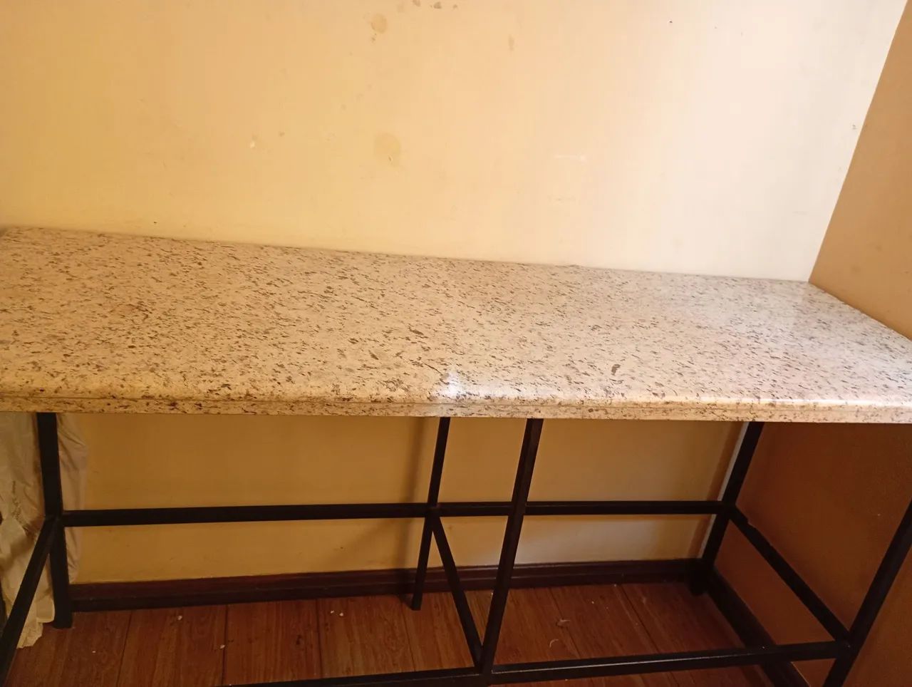 Mesa tampo de granito