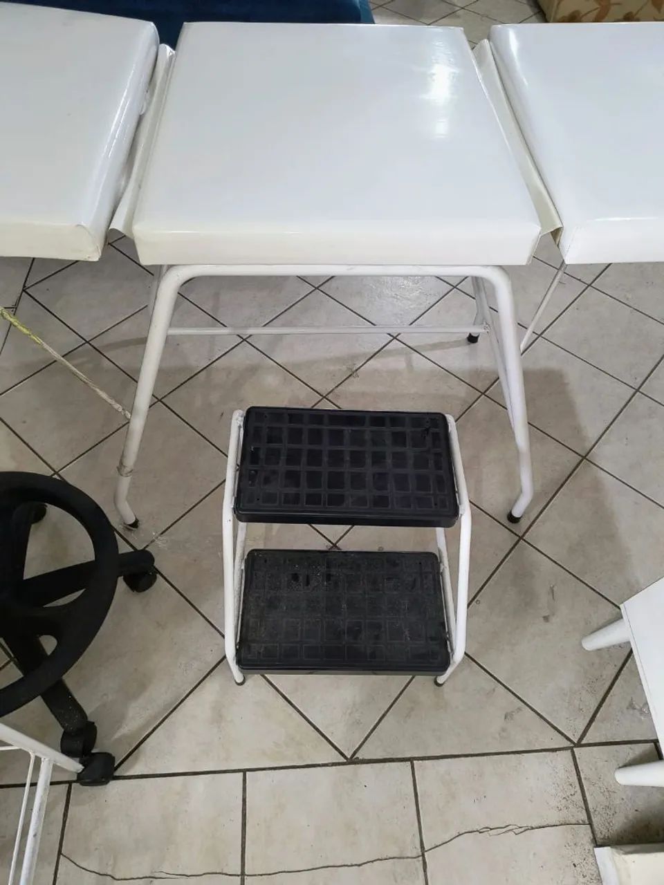 Kit estética (maca, mocho, carrinho auxiliar e escada) - Foto 5