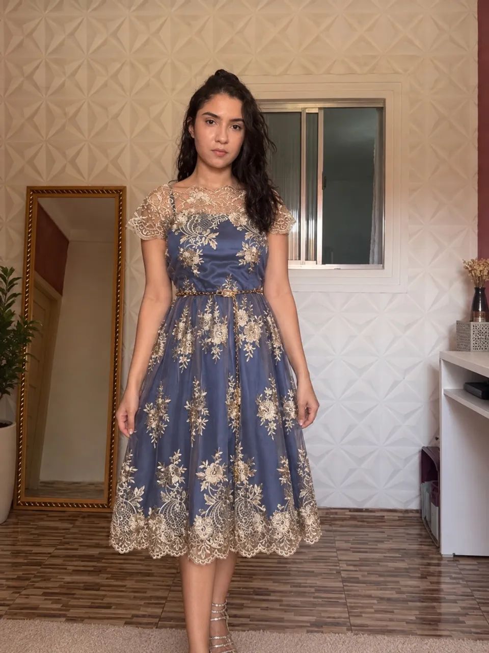 Vestido azul bordado