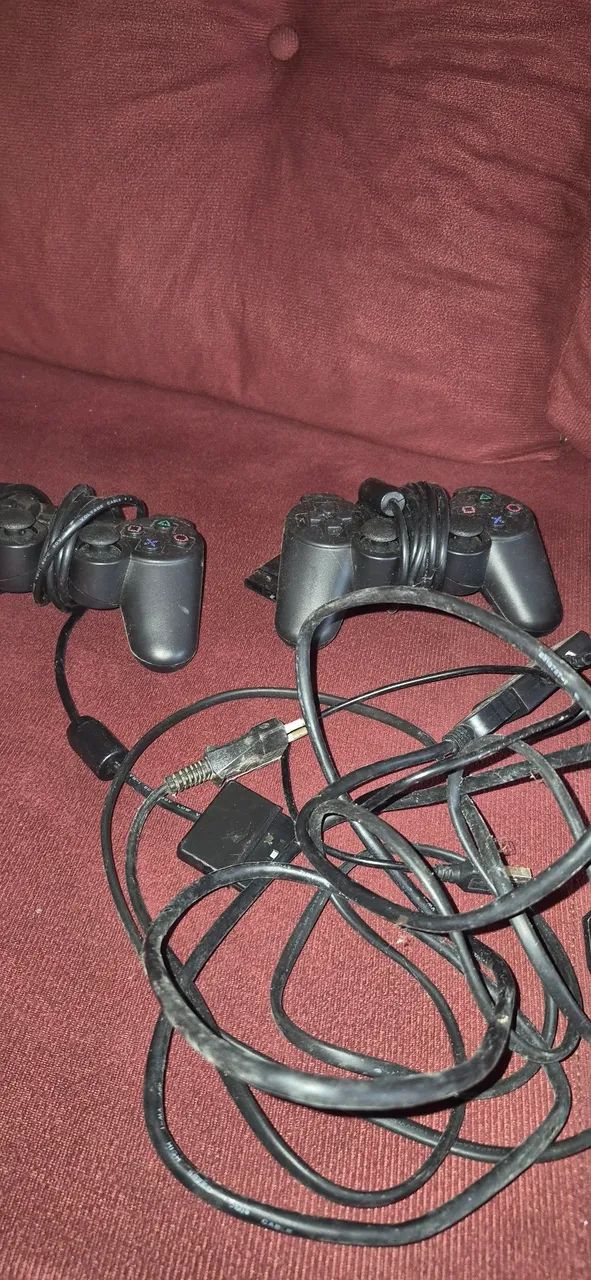 Ps2 n abri o jogo, pra conserto - Foto 2