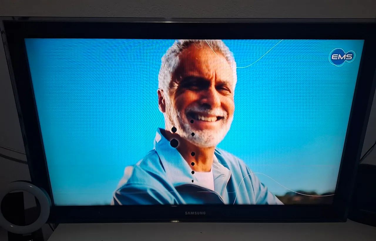 TV a venda - (NÃO É SMART) - Foto 2