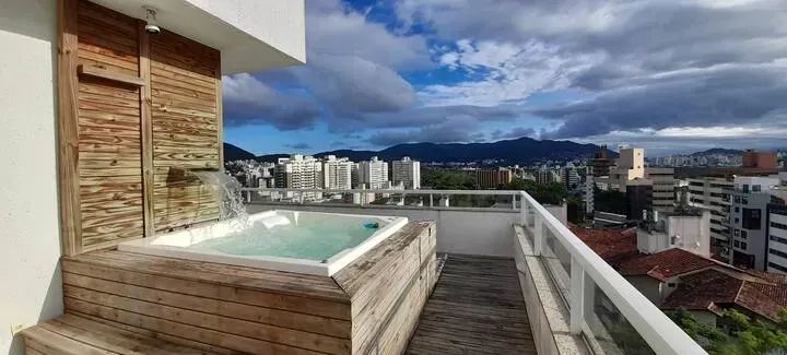Cobertura para aluguel com 208 metros quadrados com 3 quartos em Trindade - Florianópolis 
