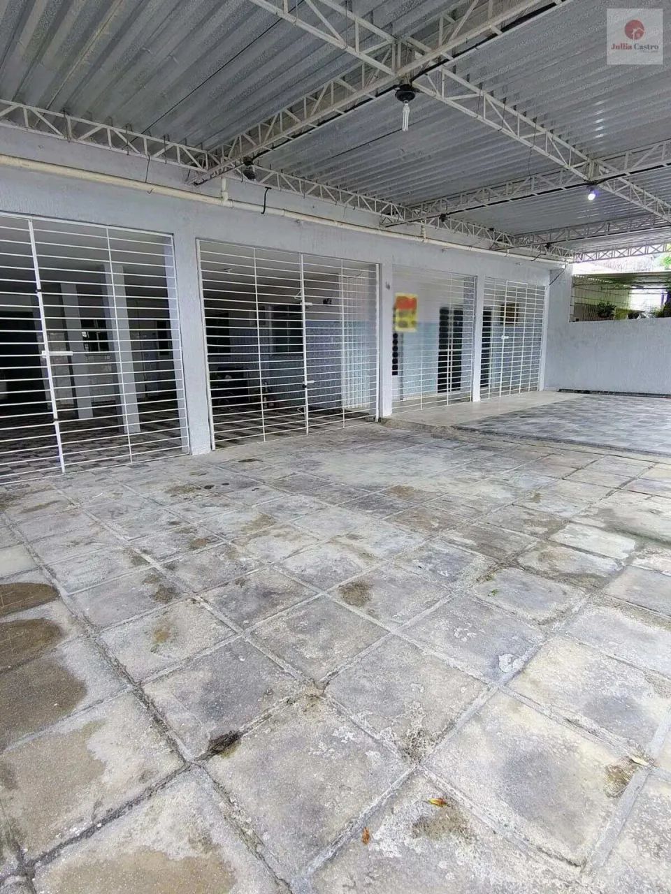 ALUGO ÓTIMA CASA COMERCIAL COM 8 QUARTOS| 1750M² EM SANTO AMARO - RECIFE - Foto 2