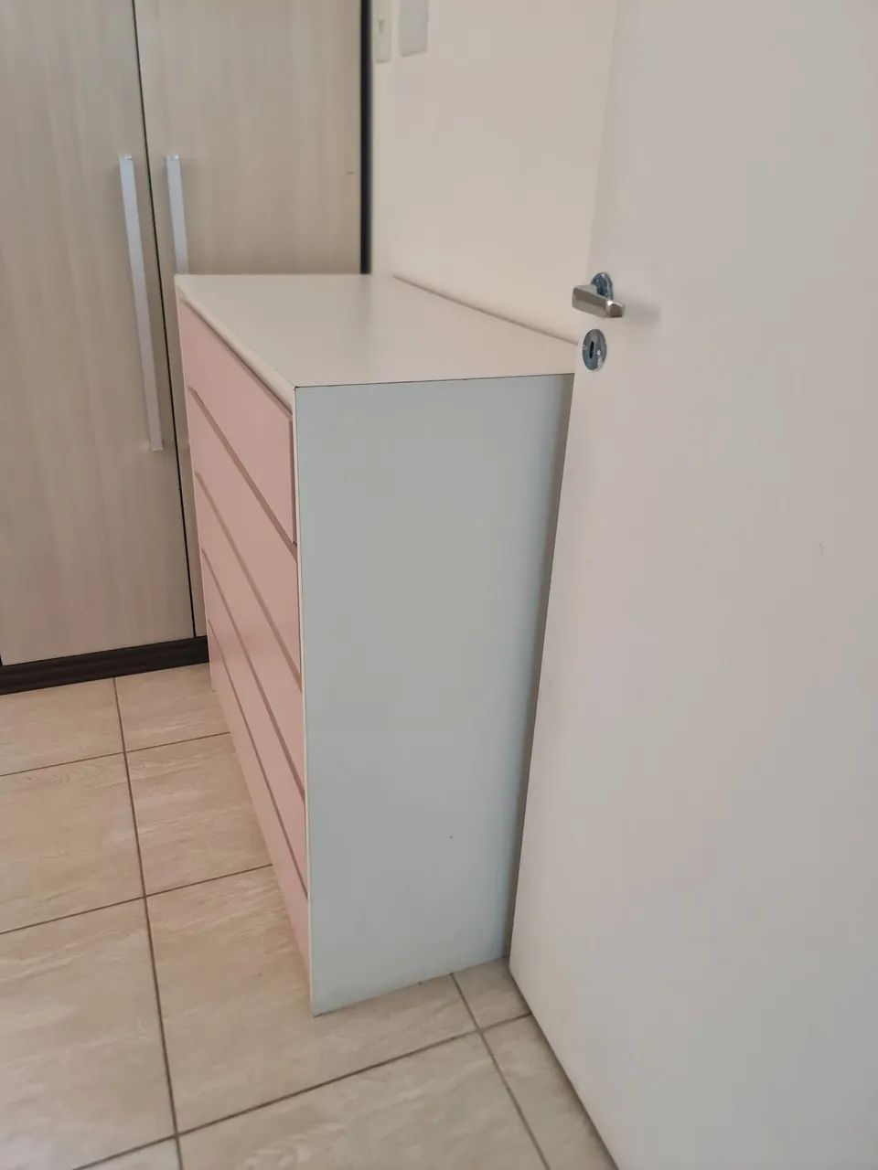Cômoda em mdf 5 gavetas  - Foto 4