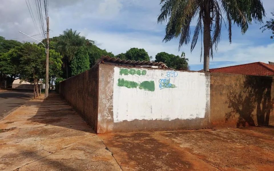 Campo Grande - Terreno Padrão - Monte Castelo