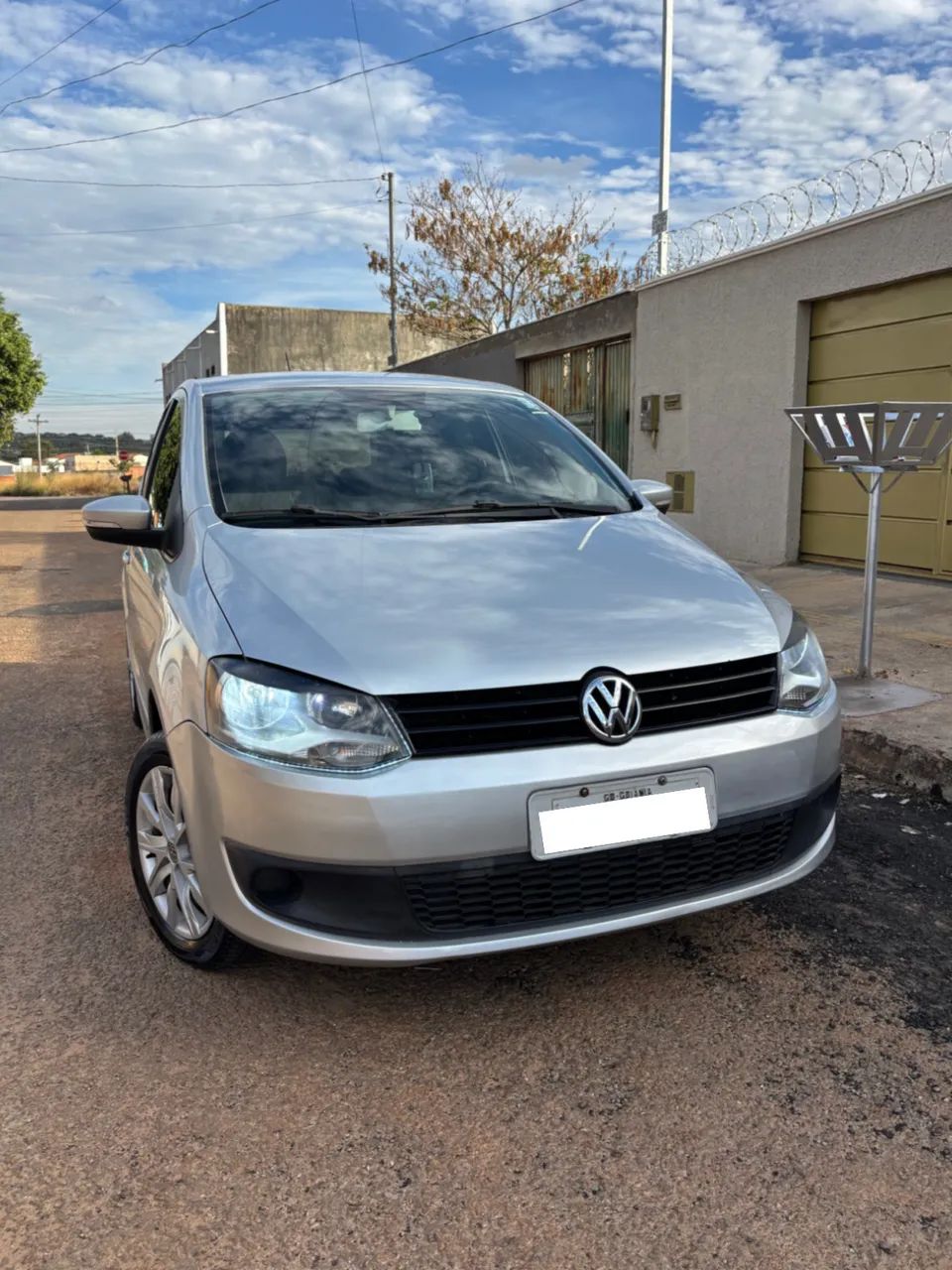 Volkswagen Fox Fox 1.0 Mi Total Flex 8V 3p 2013