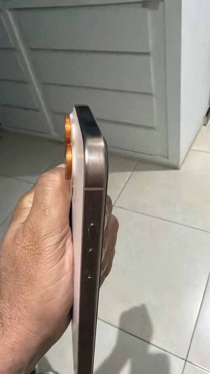 Vendo iPhone 16 Pro Max  - Foto 2