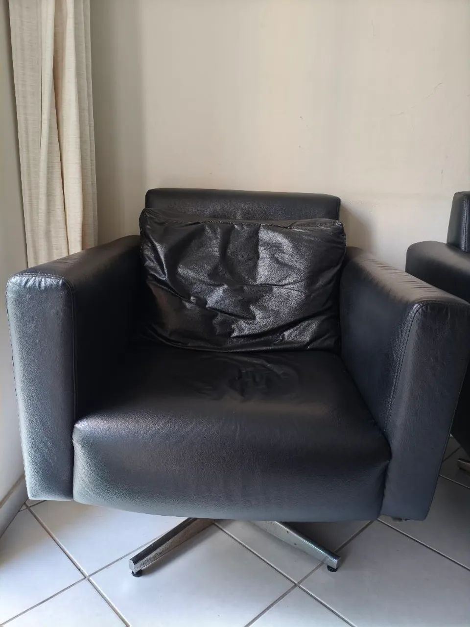 Duas Poltronas Giratórias em Corino - Conjunto - Foto 2