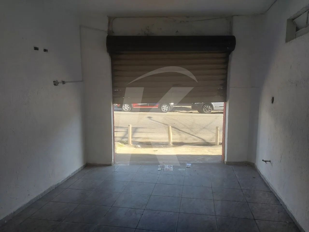 Salão comercial com banheiro. - Foto 4