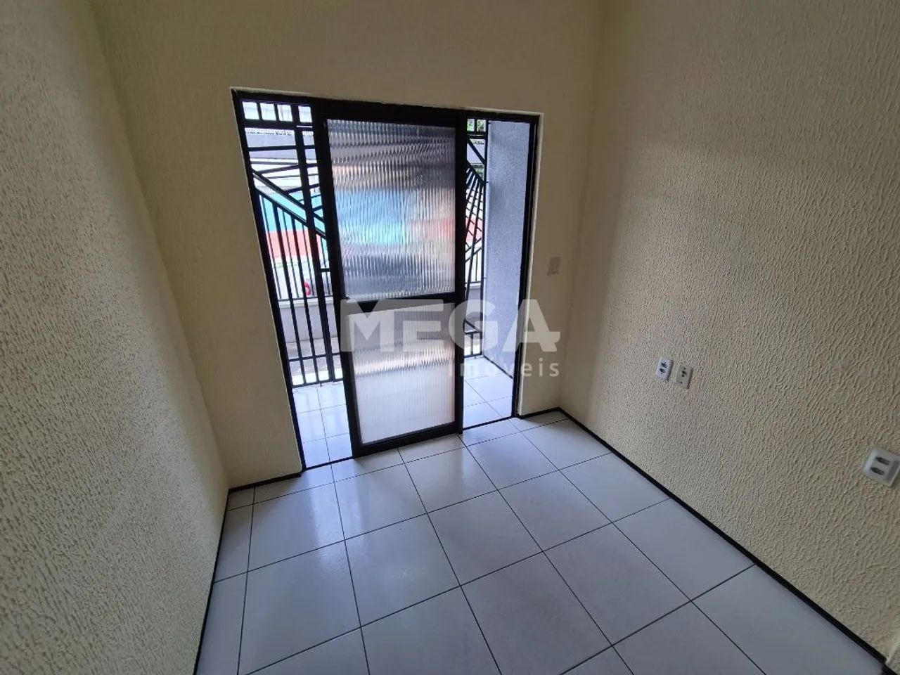 Apartamento com 2 quartos no bairro Montese em Fortaleza, CE - Foto 3