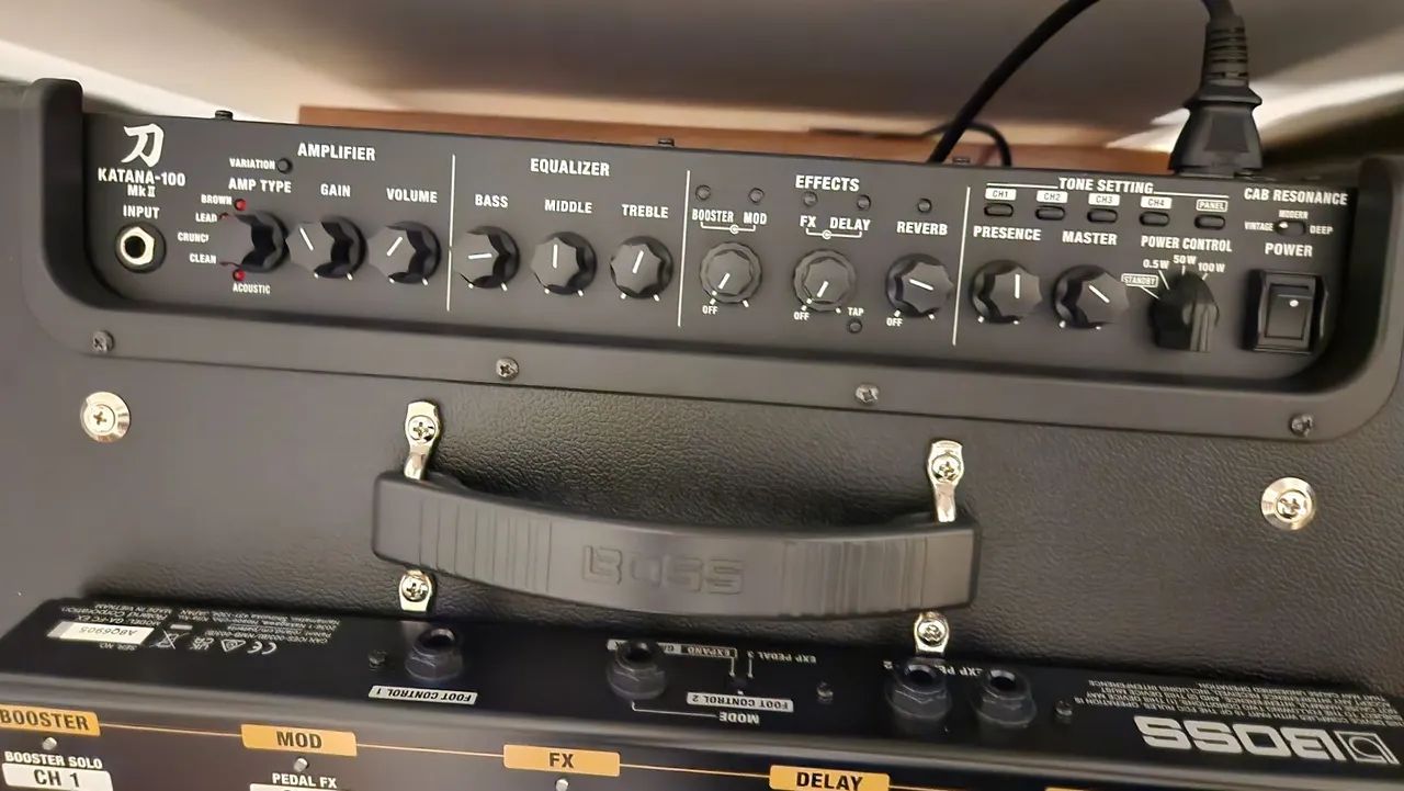 Amplificador Boss Katana 100w 2x12 mk2 com foot - Instrumentos