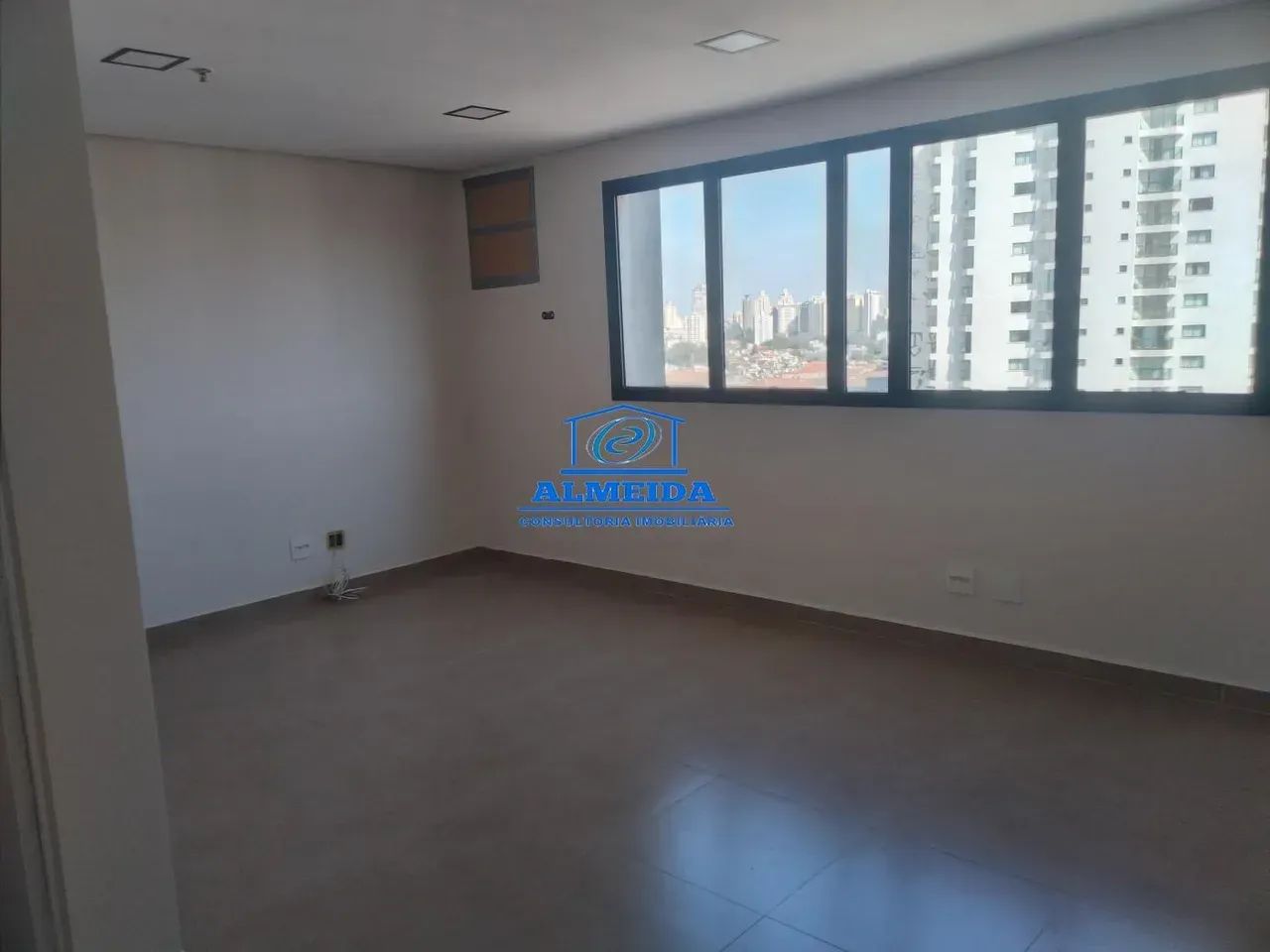 SALA COMERCIAL