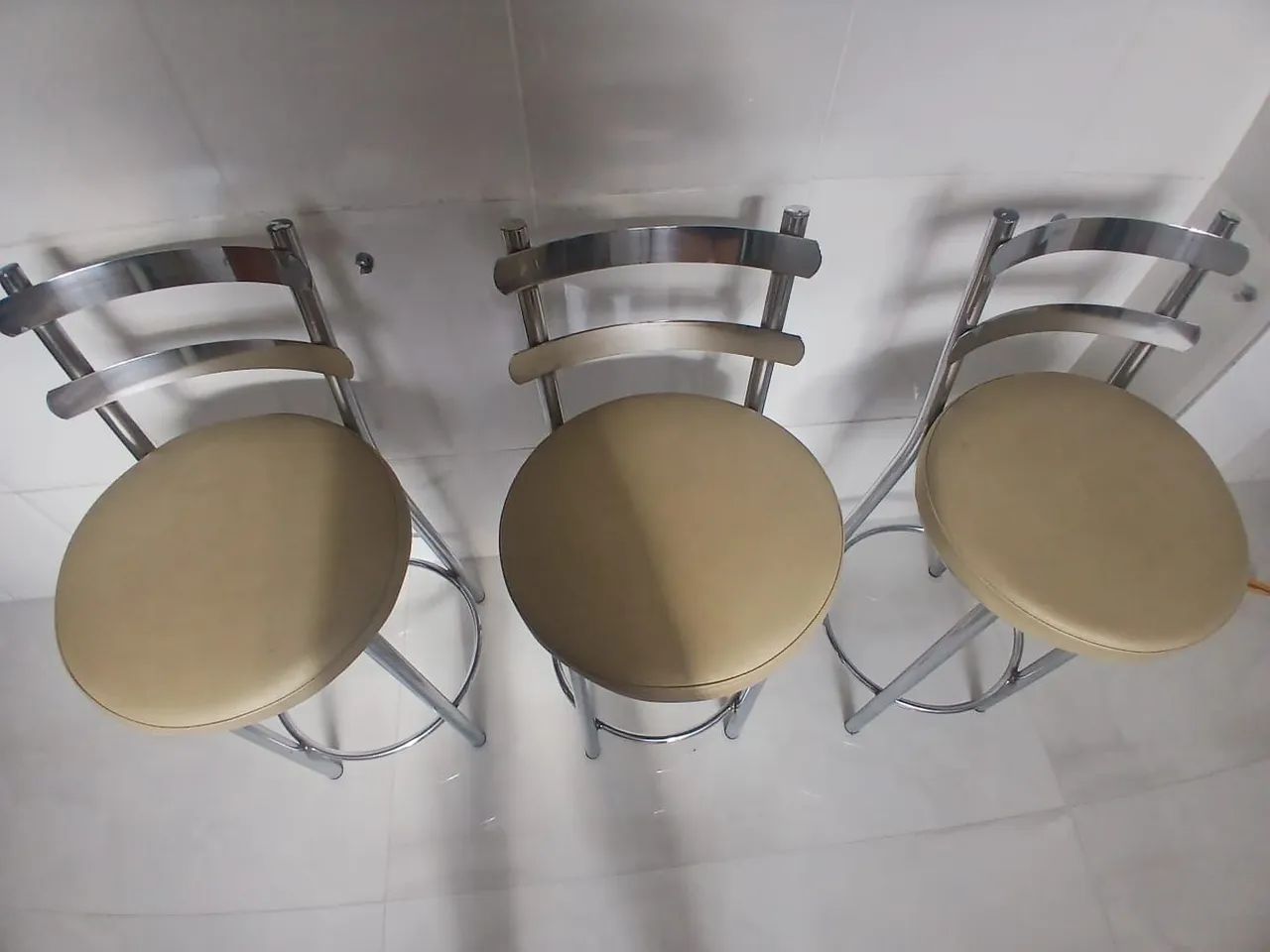 Vendo os 3 bancos em ótimo estado. 