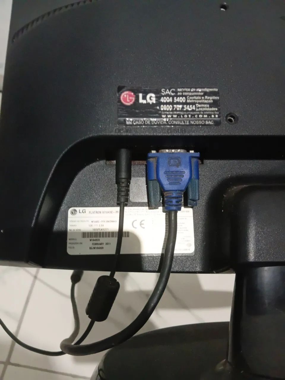 Um monitor LG de 15 polegadas  - Foto 4