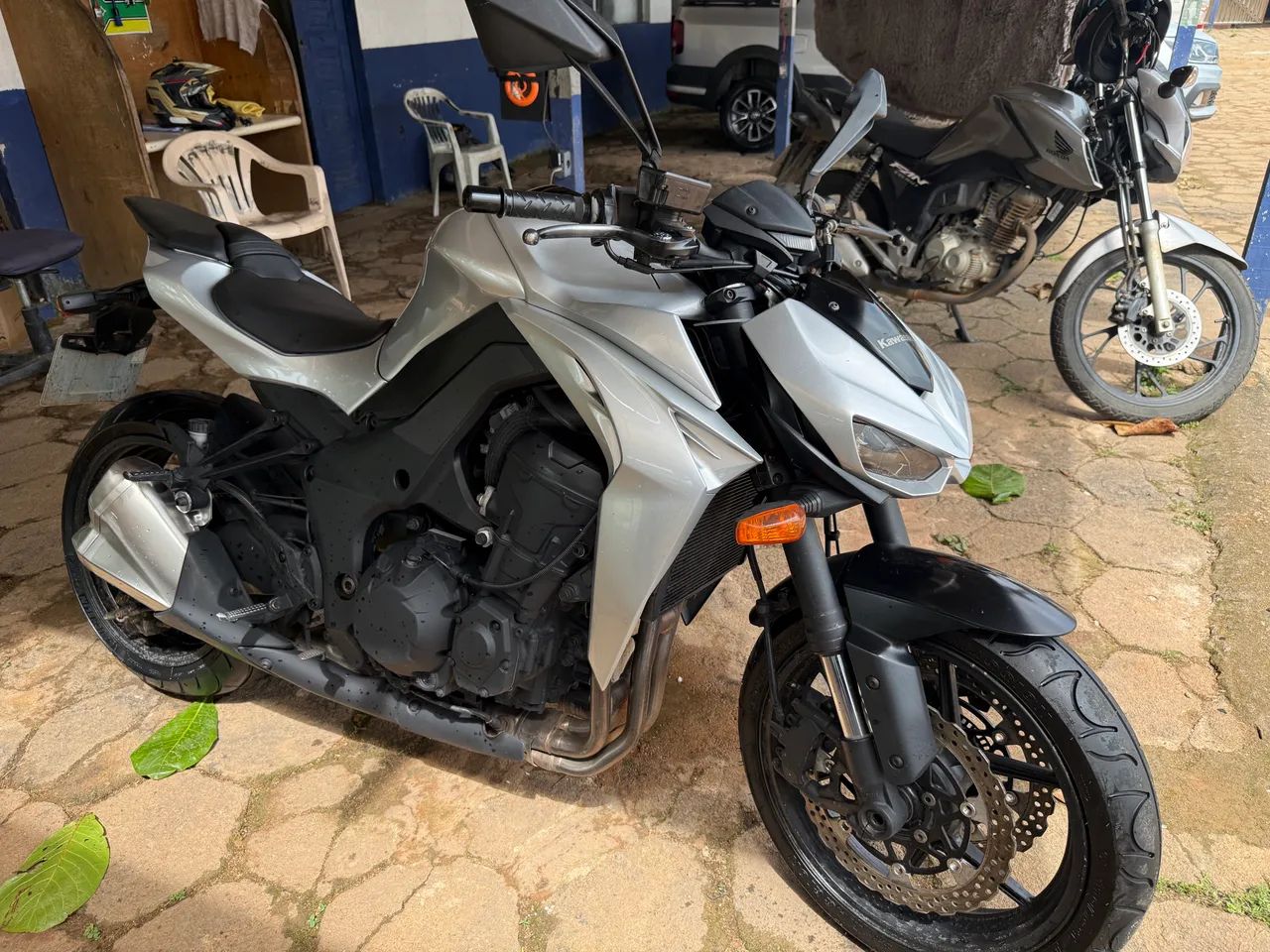 Kawasaki Z1000 em perfeito estado 49.900$