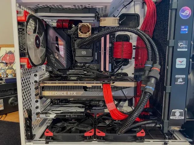 Placa de Vídeo Zotac GeForce RTX5080 Solid Core OC 16GB  - Foto 3