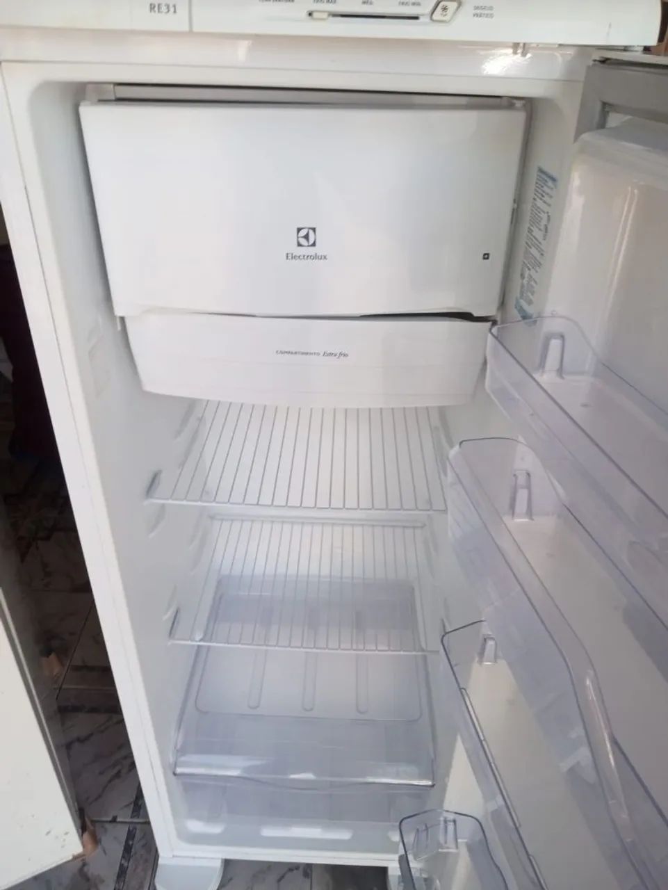 Geladeira Eletrolux 240 l - Foto 4