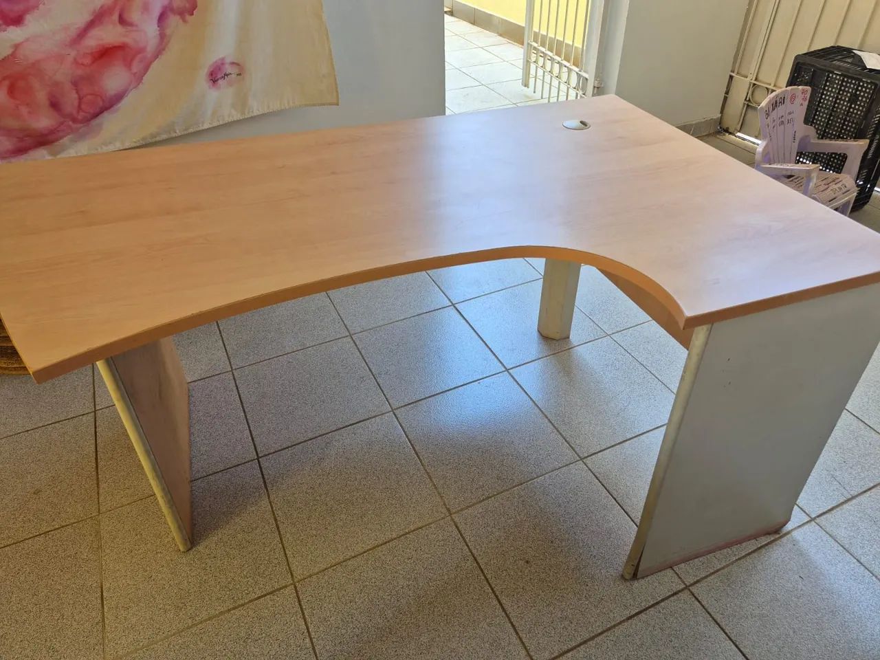 Mesa de escritório em L