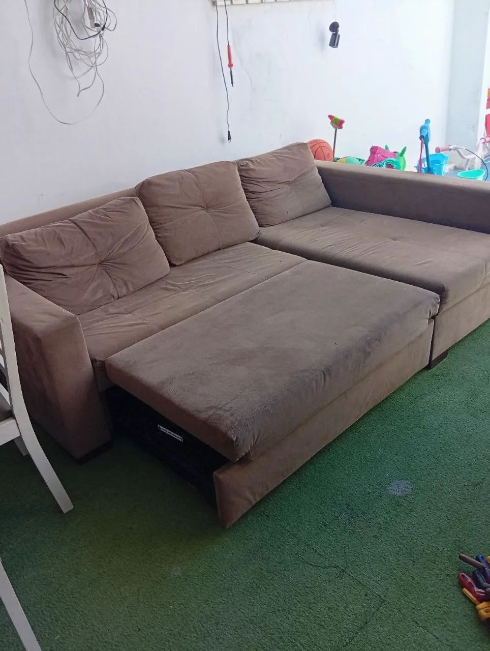 Sofá retrátil com baú 