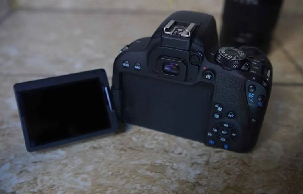 CÂMERA CANON T7i - Foto 2