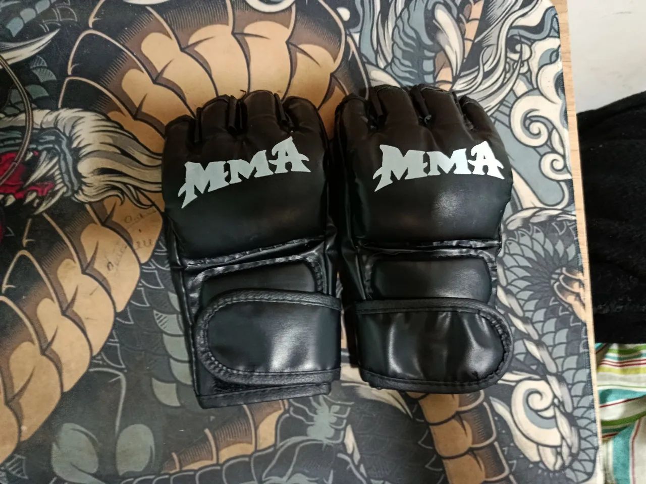 LUVA MMA CAMPEONATO 4 OZ