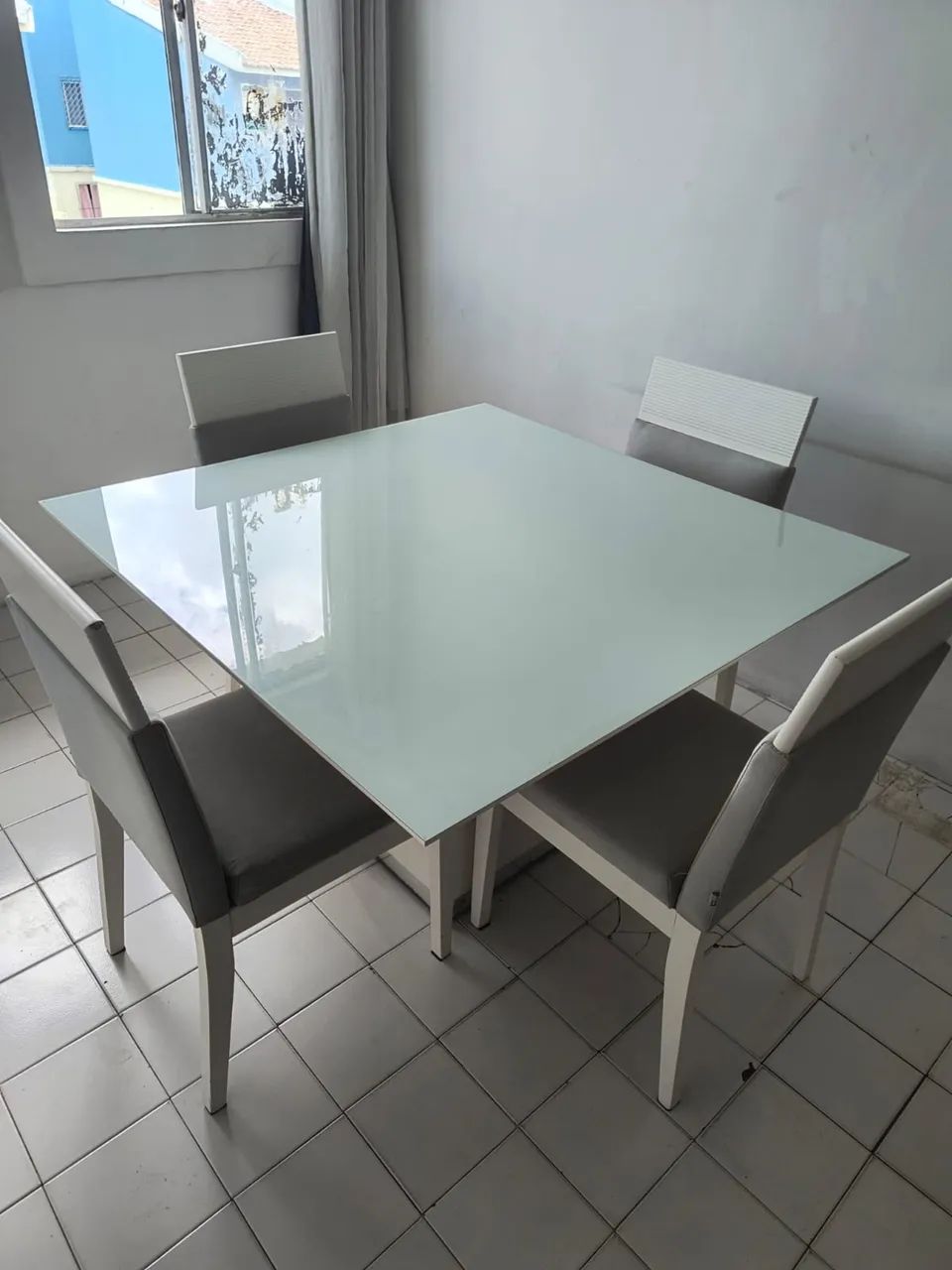 MESA 4 CADEIRAS 