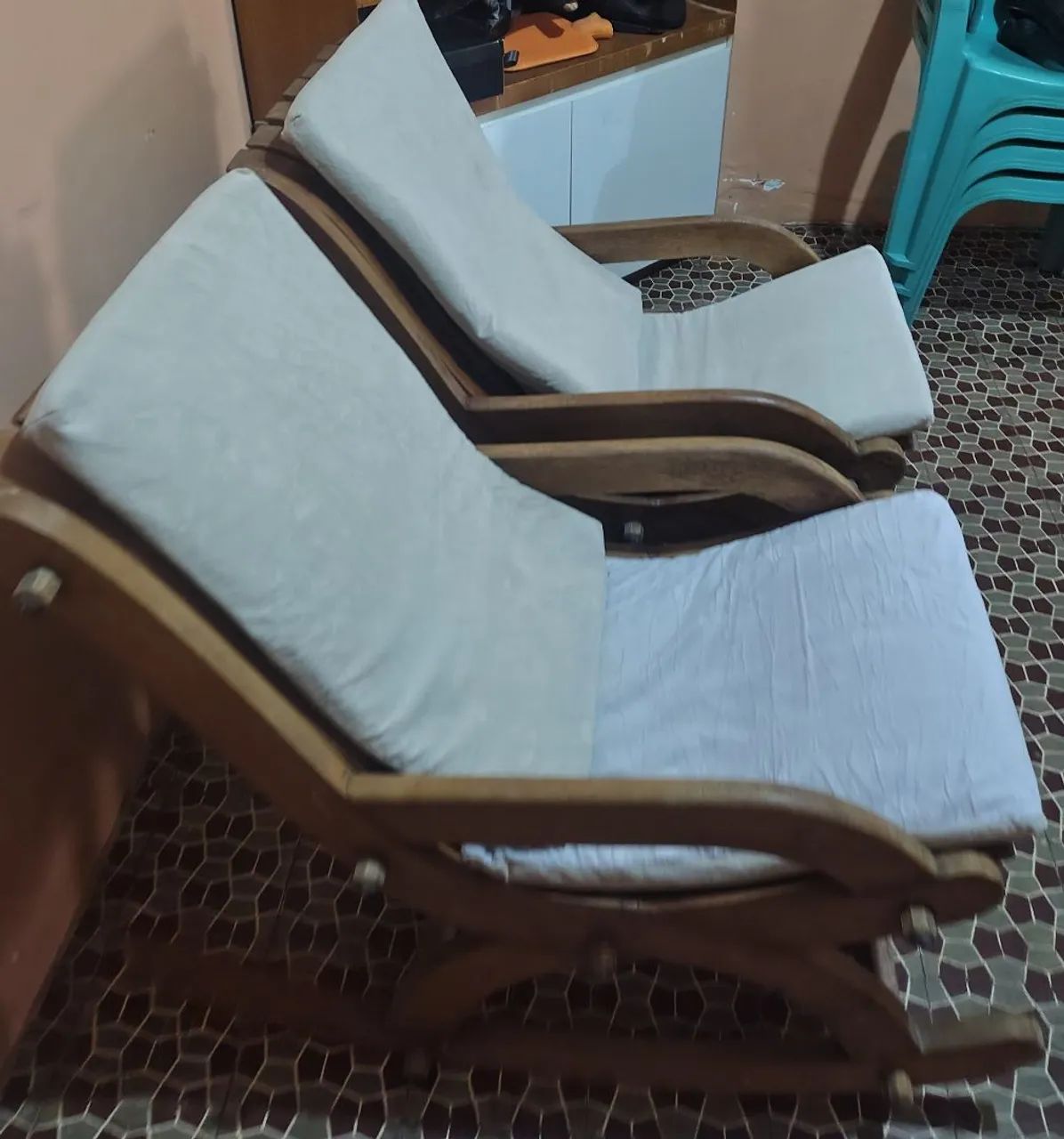 2 Cadeiras de madeiras de lei maciças - Foto 4