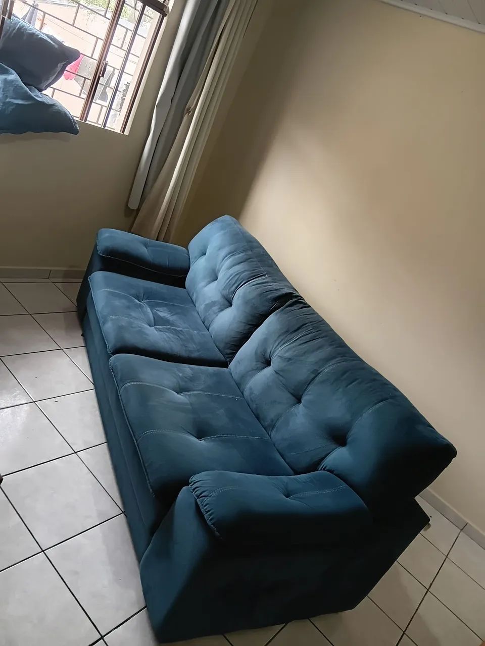 Sofa 3 lugares,nao e reclinavel - Foto 3