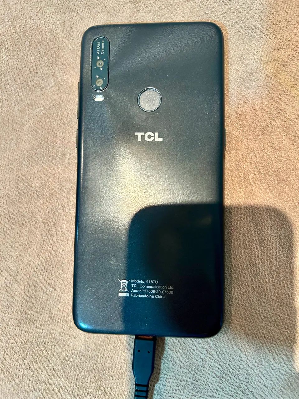 Smartphone TCL com tela quebrada, vendo para retirada de peças - Foto 2
