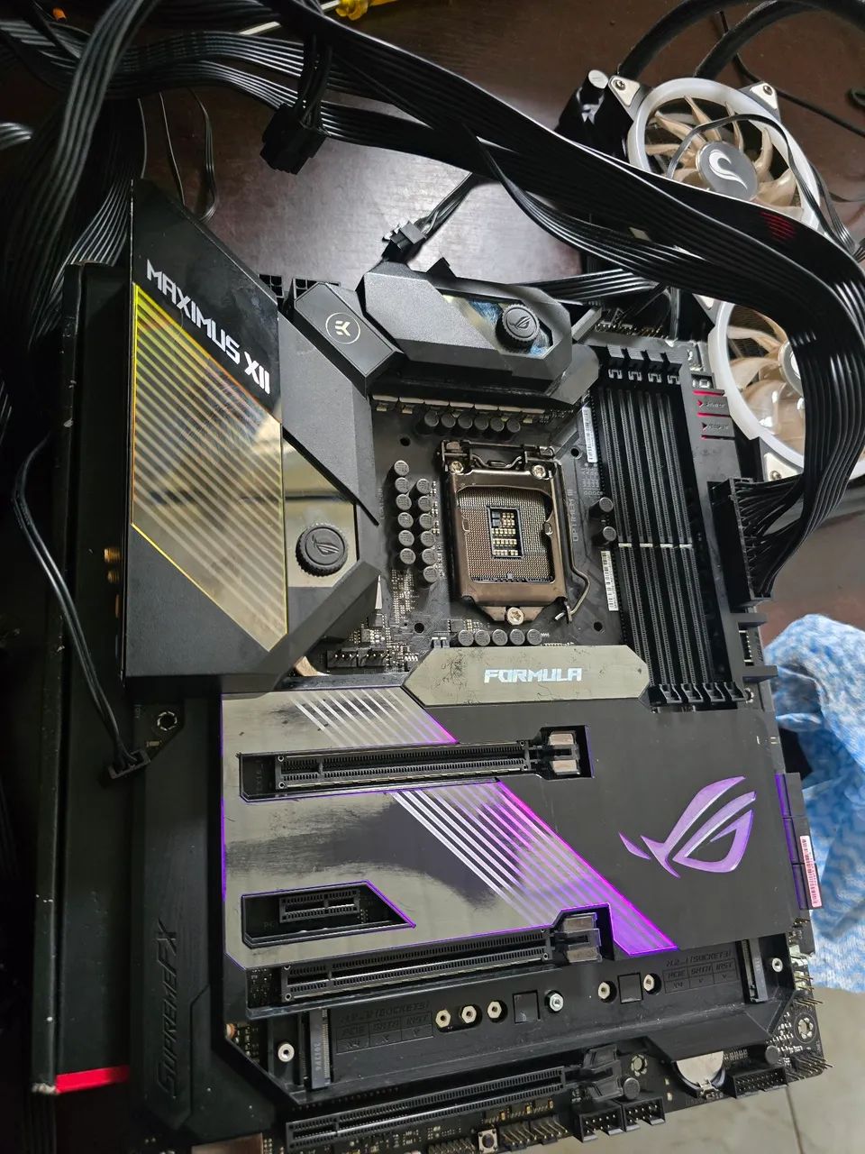 Placa mãe ROG Maximus XII Formula - Foto 4