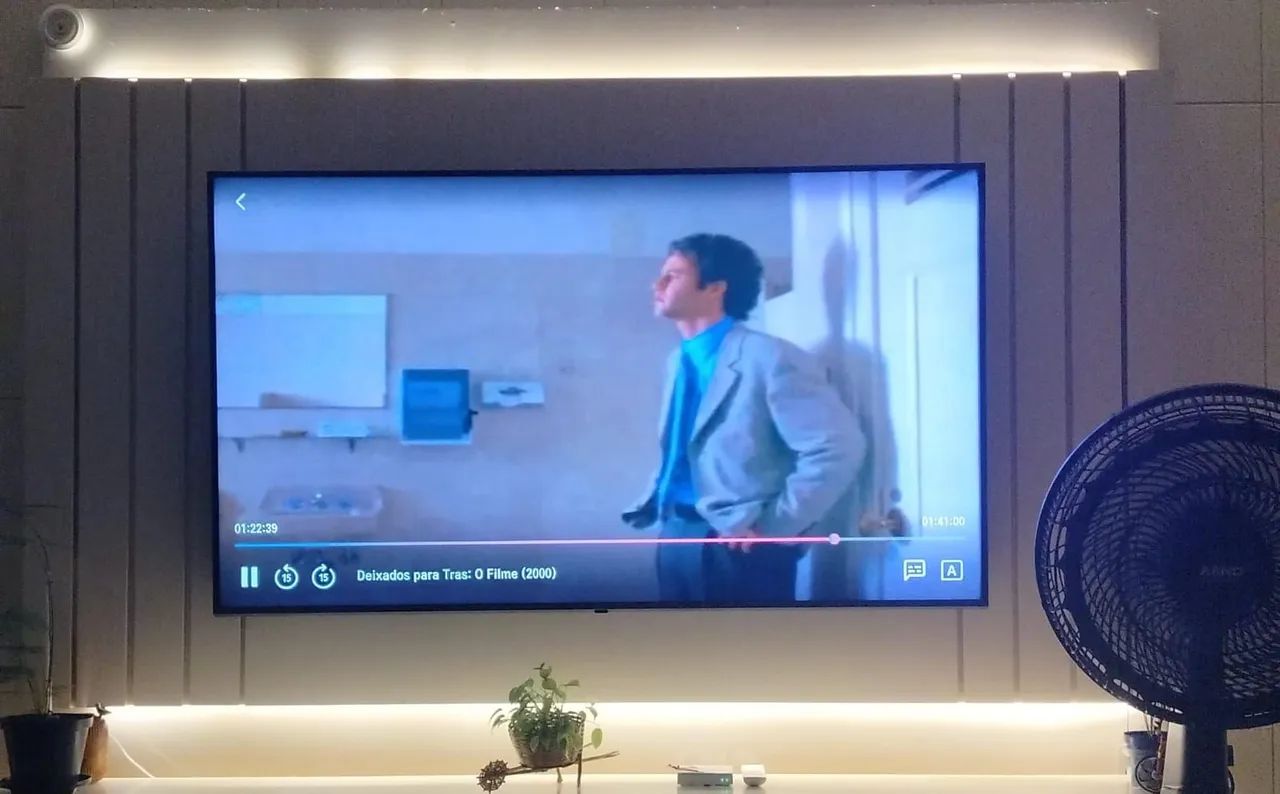 Painel de tv/ ótimo estado de conservação/ lega até 75 polegadas  - Foto 3