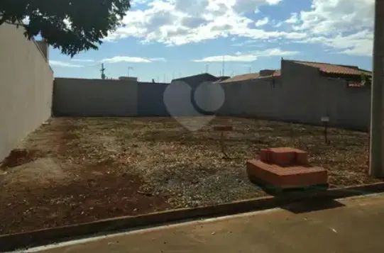 Procuro alguém para dividir a compra de um terreno no Pantanal